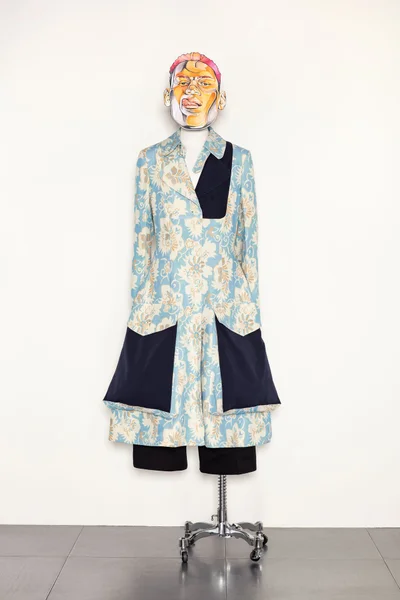 Look 18